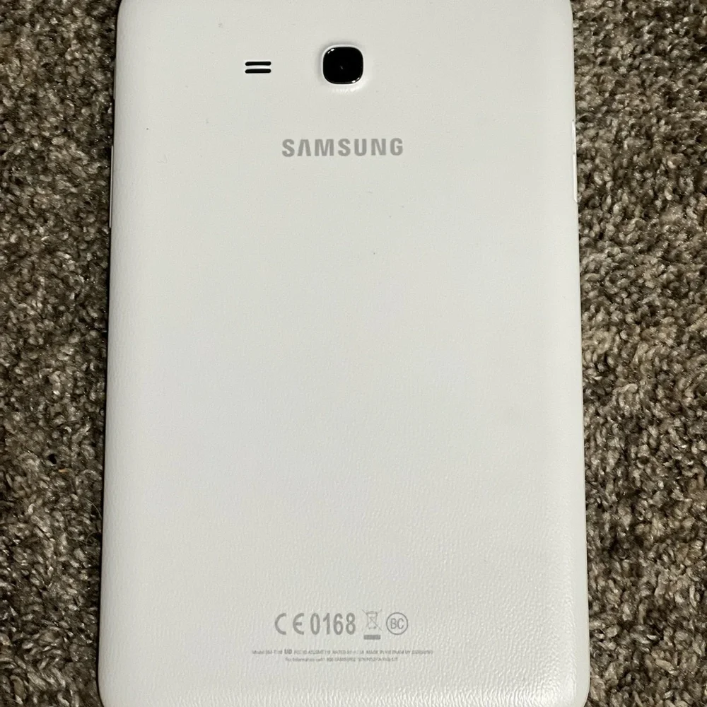 Samsung White Tablet Sleek Design Vibrant Display